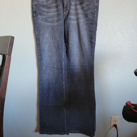 Jeans - Picture 3 of 4